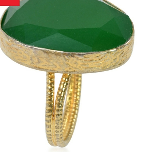3.00 ctw Green Agate Ring in Goldtone - Picture 4 of 4